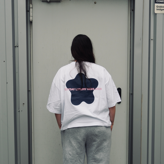 MELTED STAR WHITE BOXY TEE