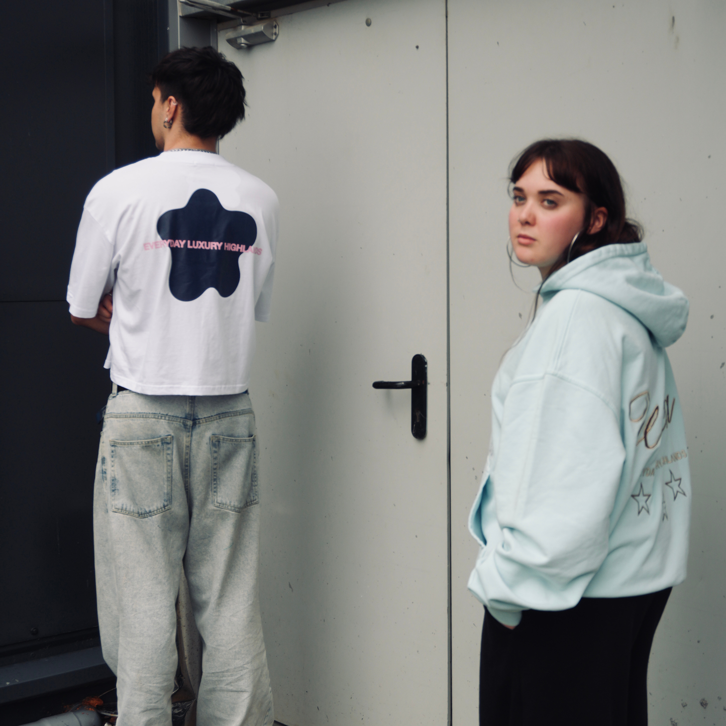 MELTED STAR WHITE BOXY TEE